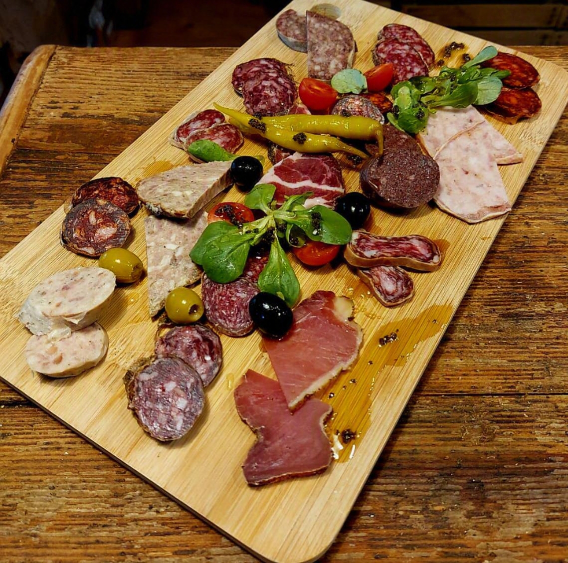 Tabla de embutidos tradicionales del Pirineo